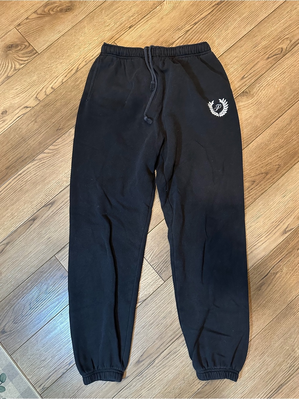 PINK Victoria's Secret Black Sweatpants with White Laurel Crest